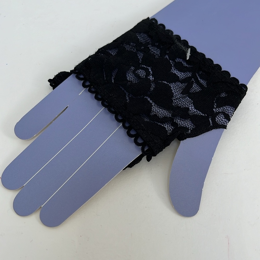 CLAIRE’S Black Lace Fingerless Gloves